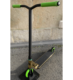 Freestyle koloběžka Custom Signature Maty Pekárek